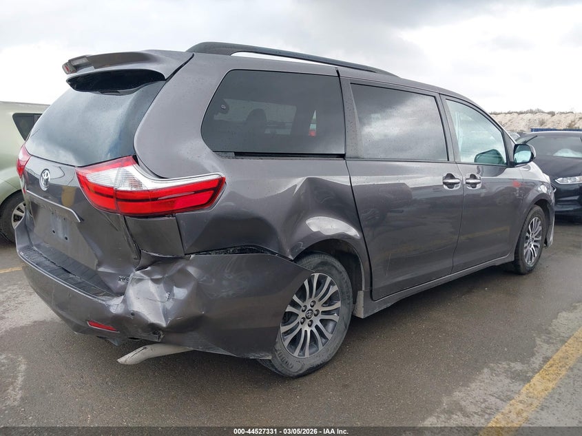 2019 Toyota Sienna Xle 8 Passenger