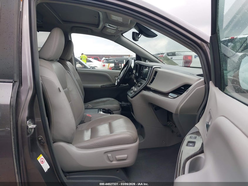 2019 Toyota Sienna Xle 8 Passenger