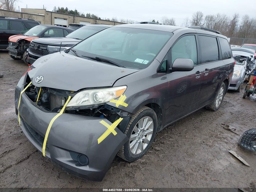 2011 Toyota Sienna Le