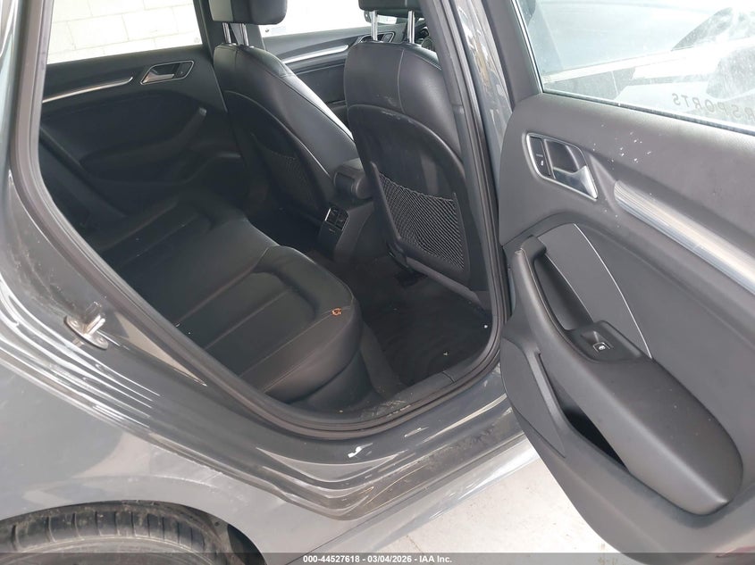 2017 Audi A3 2.0T Premium VIN: WAUGUGFF2H1025606 Lot: 44527618