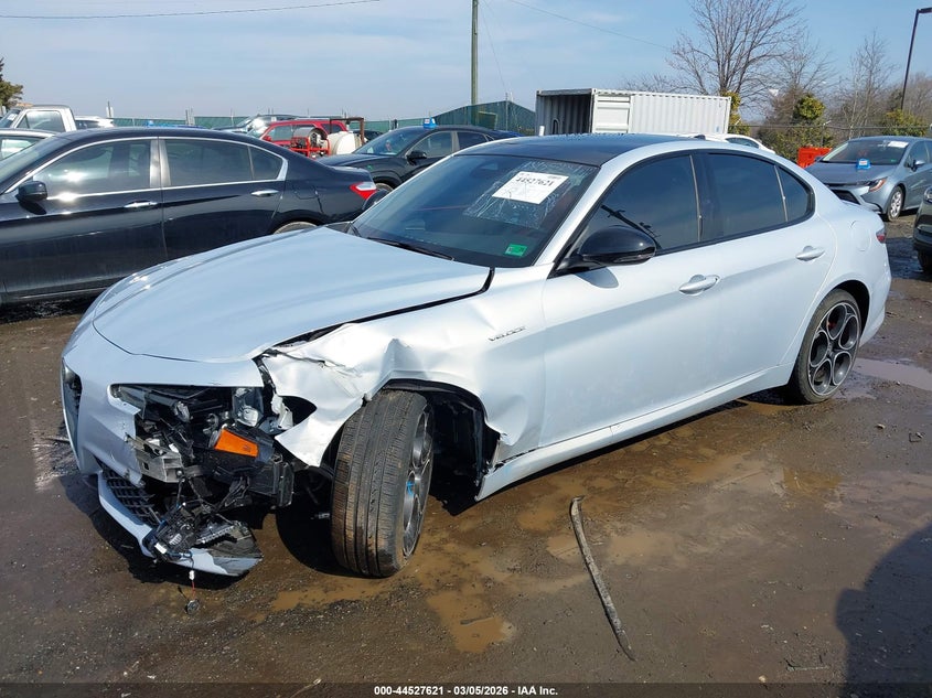 2025 Alfa Romeo Giulia Awd