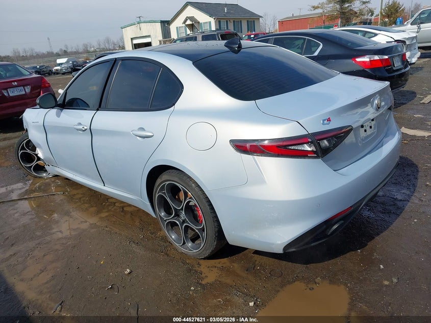 2025 Alfa Romeo Giulia Awd