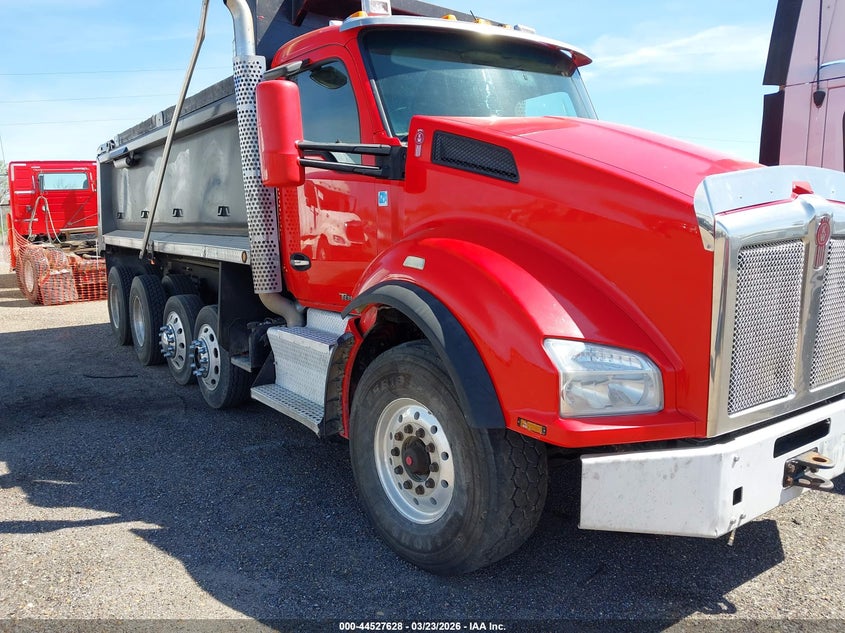 2017 KENWORTH T880