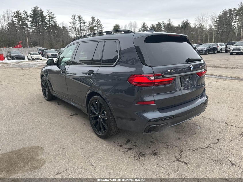 2022 BMW X7 M50I