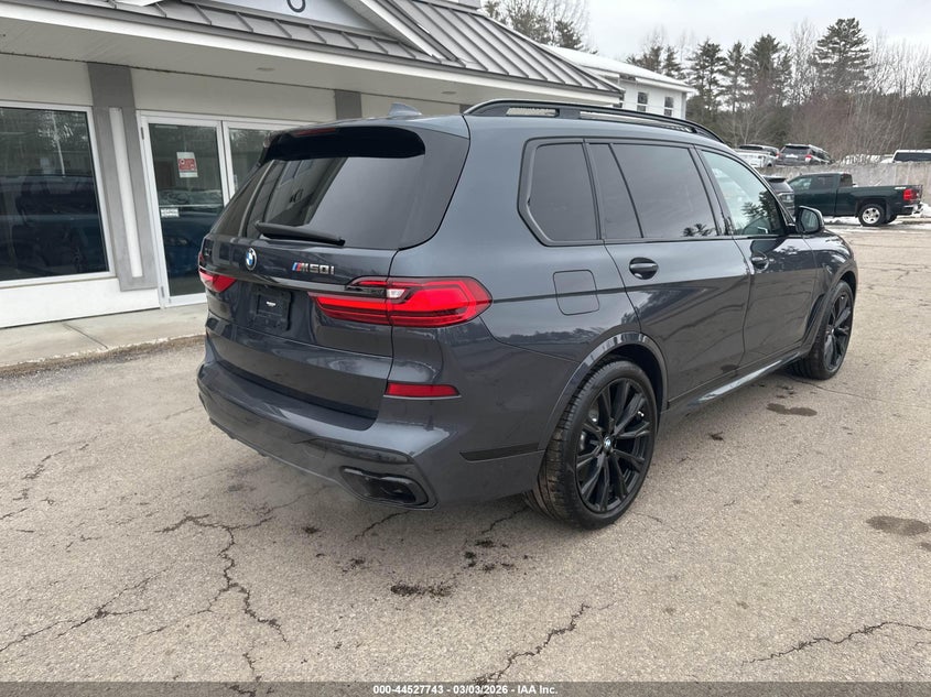 2022 BMW X7 M50I