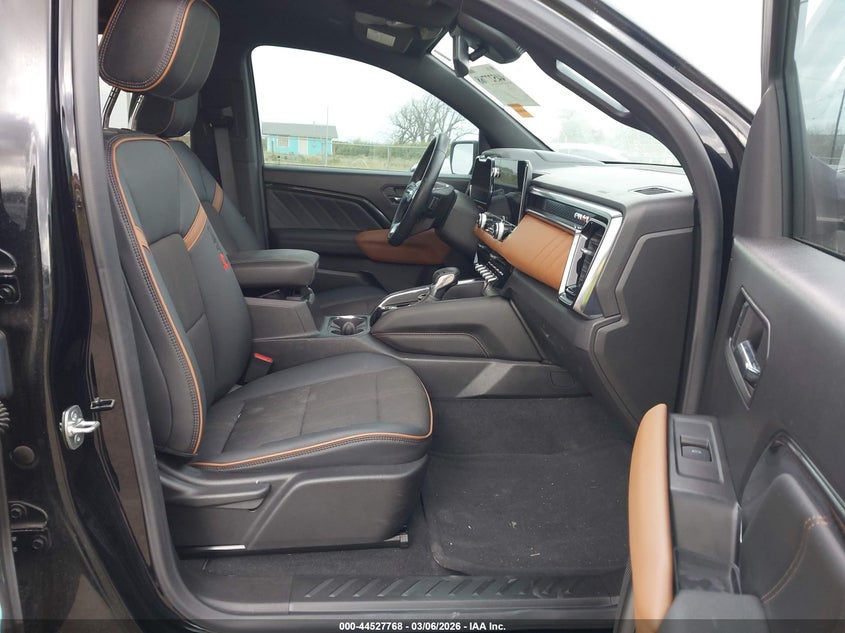 2024 GMC Canyon 4Wd At4