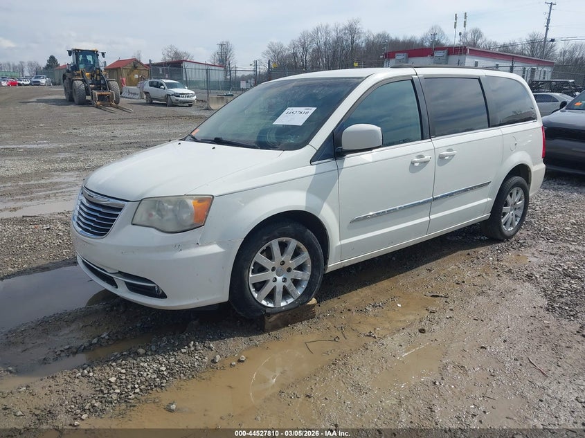 2013 Chrysler Town & Country Touring