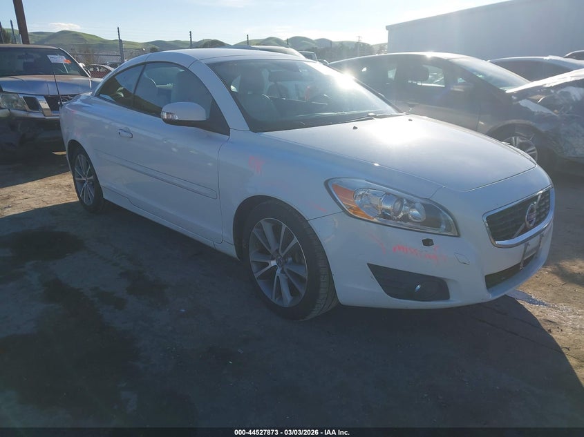 2011 Volvo C70 T5