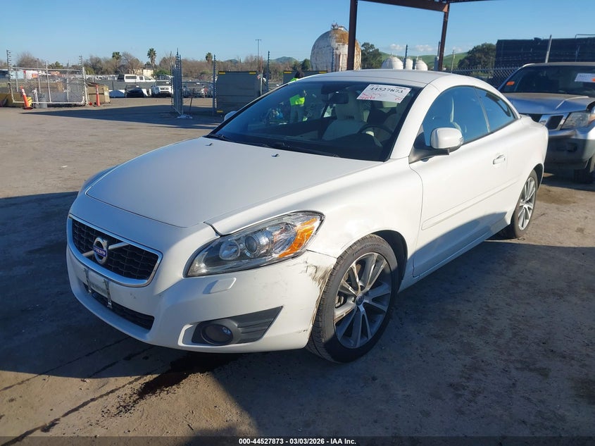 2011 Volvo C70 T5
