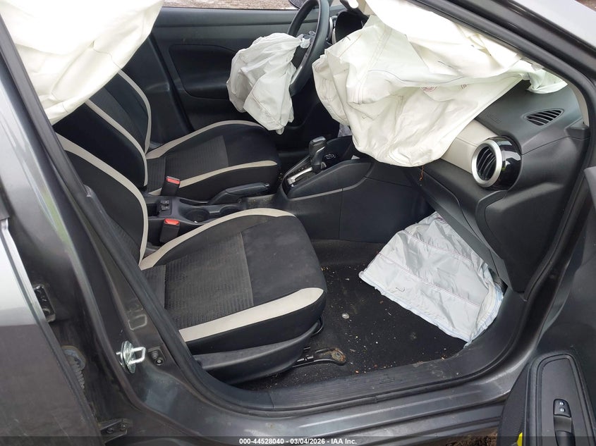 2021 Nissan Versa Sv Xtronic Cvt