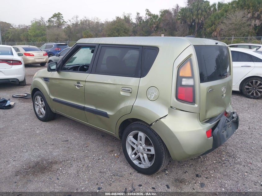 2010 Kia Soul +