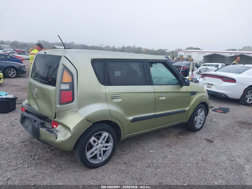 2010 Kia Soul +