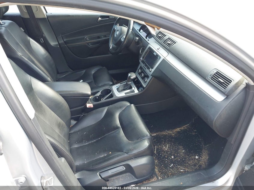 2010 Volkswagen Passat Komfort