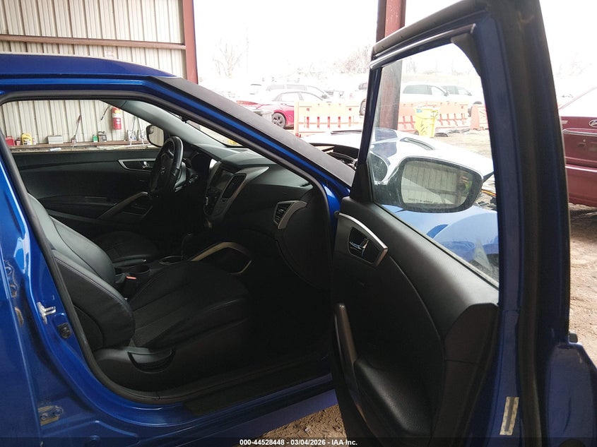 2014 Hyundai Veloster Base W/Black