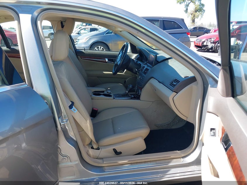 2011 Mercedes-Benz C 300 Luxury