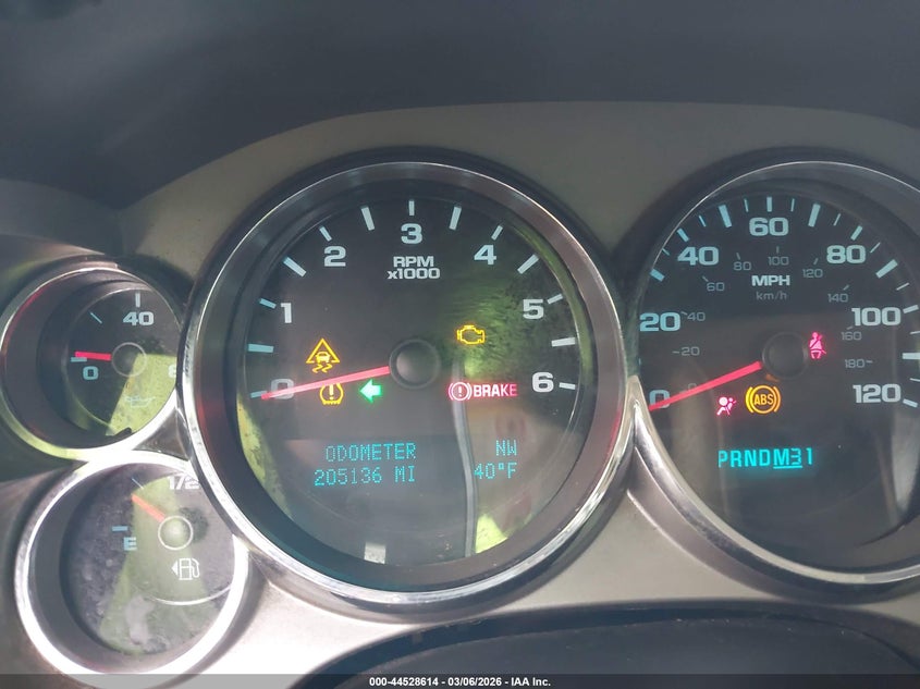 2011 CHEVROLET SILVERADO PICKUP 6.0L V-8 VVT, 360HP