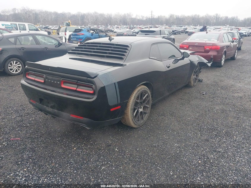 2017 Dodge Challenger 392 Hemi Scat Pack Shaker