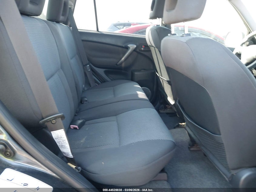 2005 TOYOTA RAV4 auction photo 8
