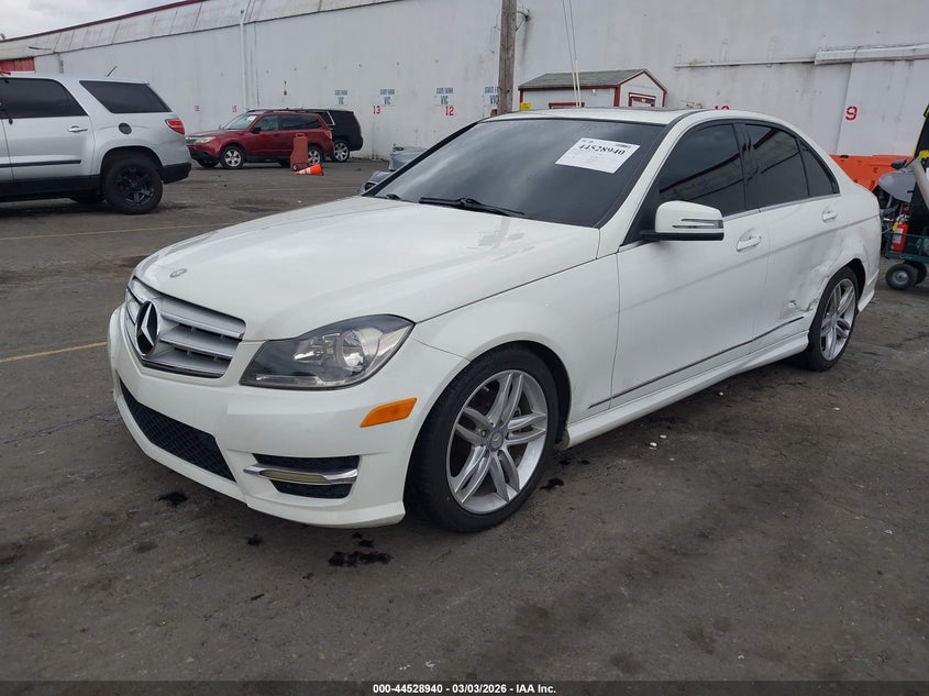 2012 Mercedes-Benz C 300 Luxury 4Matic/Sport 4Matic