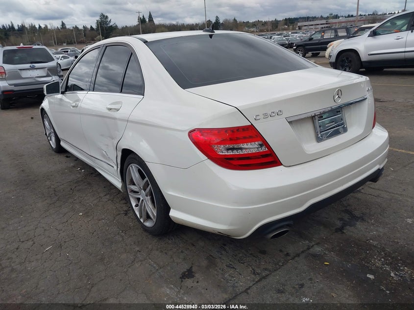 2012 Mercedes-Benz C 300 Luxury 4Matic/Sport 4Matic