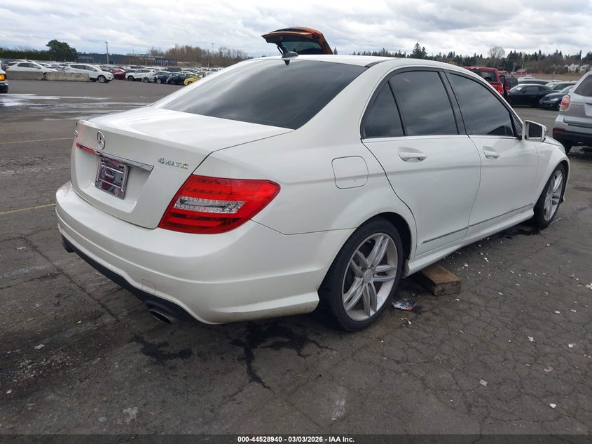 2012 Mercedes-Benz C 300 Luxury 4Matic/Sport 4Matic