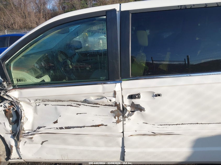 2010 Volkswagen Routan Se VIN: 2V4RW3D16AR174288 Lot: 44528954