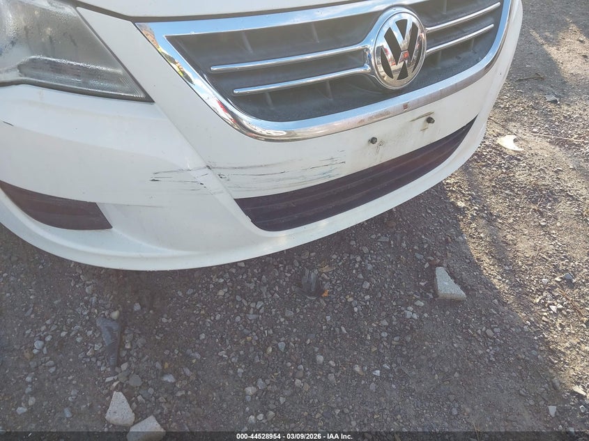 2010 Volkswagen Routan Se VIN: 2V4RW3D16AR174288 Lot: 44528954