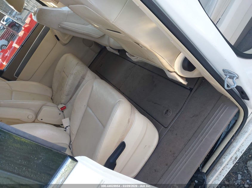 2010 Volkswagen Routan Se VIN: 2V4RW3D16AR174288 Lot: 44528954