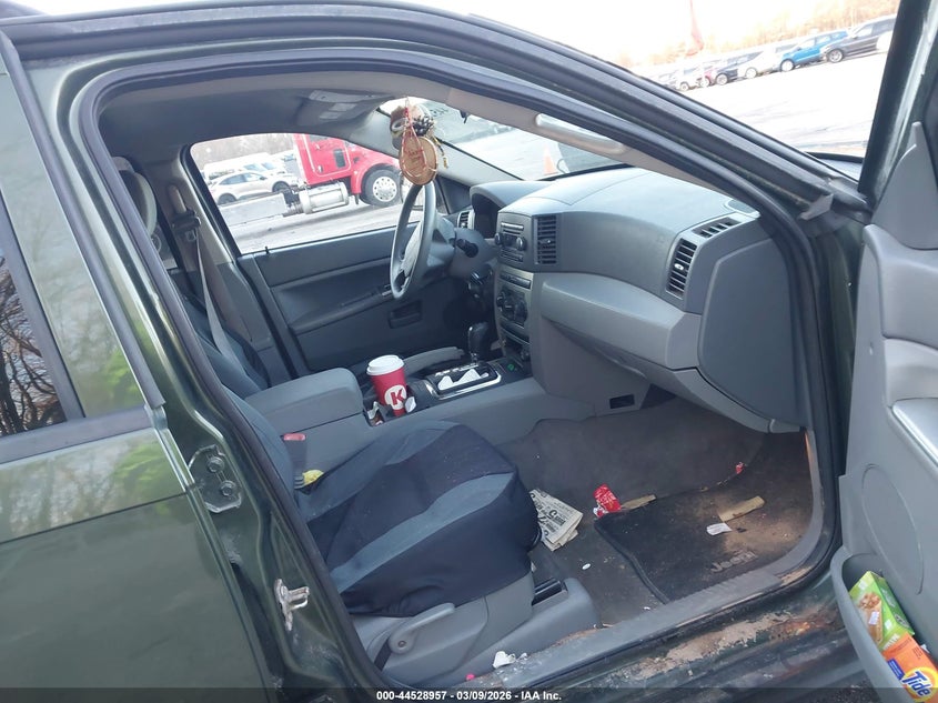 2006 Jeep Grand Cherokee Laredo