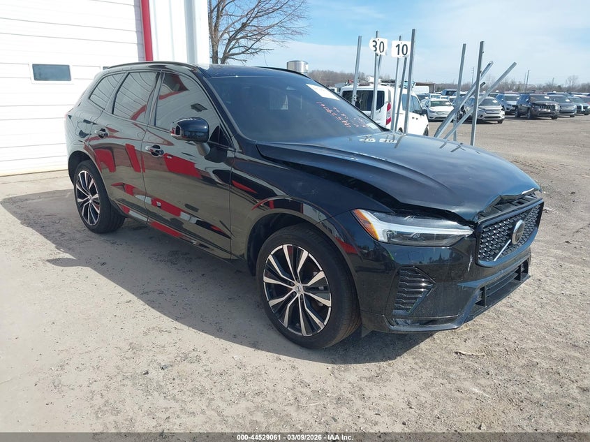 YV4M12RC7S1140872 2025 Volvo Xc60 B5 Plus auction photo 1