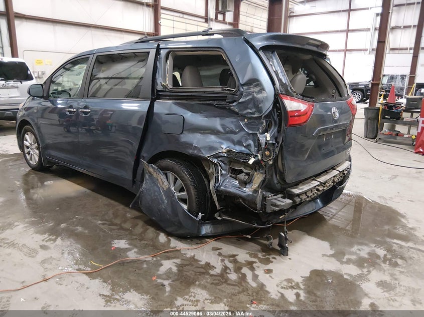 2017 Toyota Sienna Xle 7 Passenger