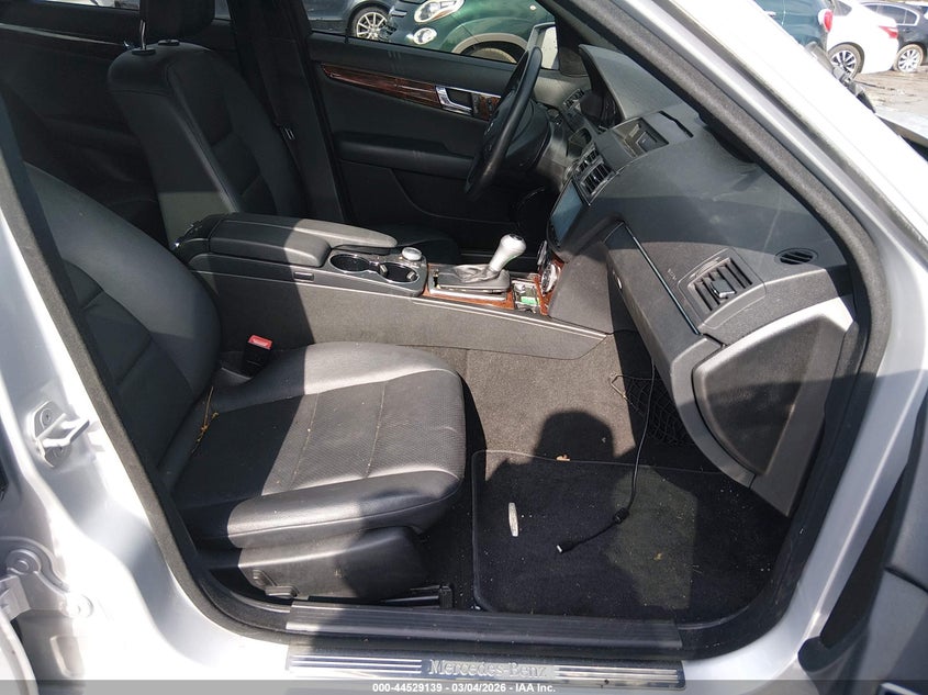 2011 Mercedes-Benz C 300 Luxury 4Matic/Sport 4Matic