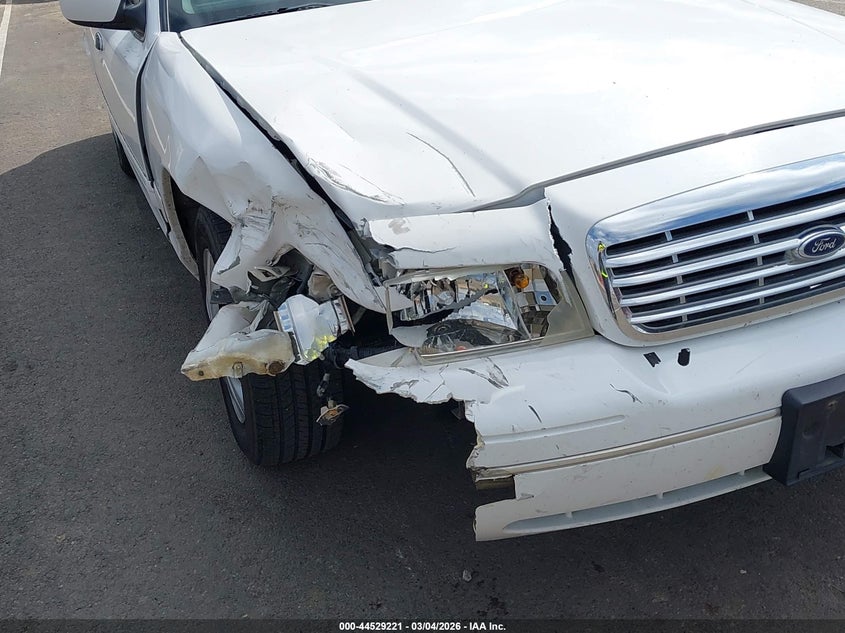 2001 Ford Crown Victoria VIN: 2FAFP73WX1X102509 Lot: 44529221