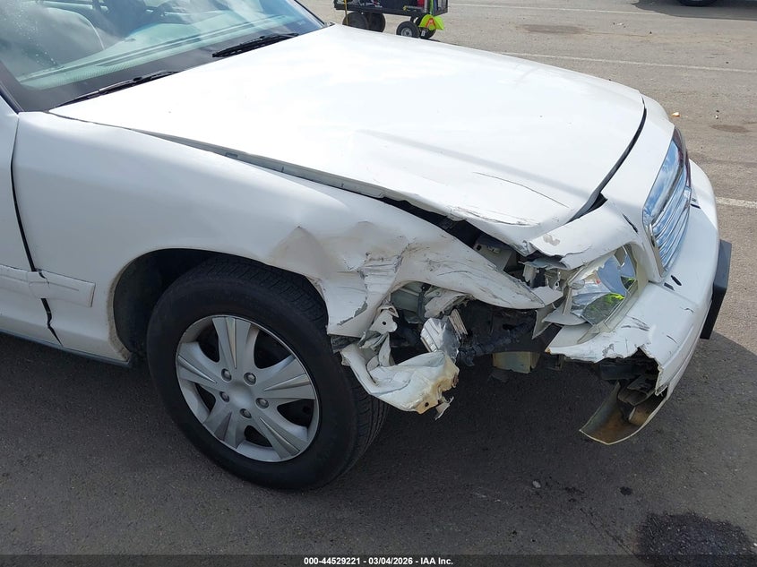 2001 Ford Crown Victoria VIN: 2FAFP73WX1X102509 Lot: 44529221