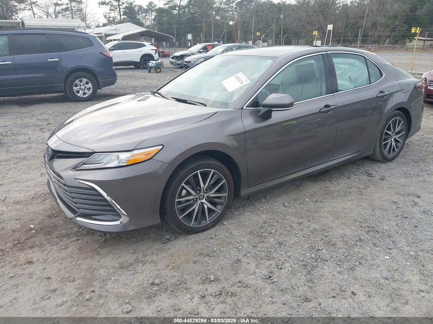 2024 Toyota Camry Hybrid Xle