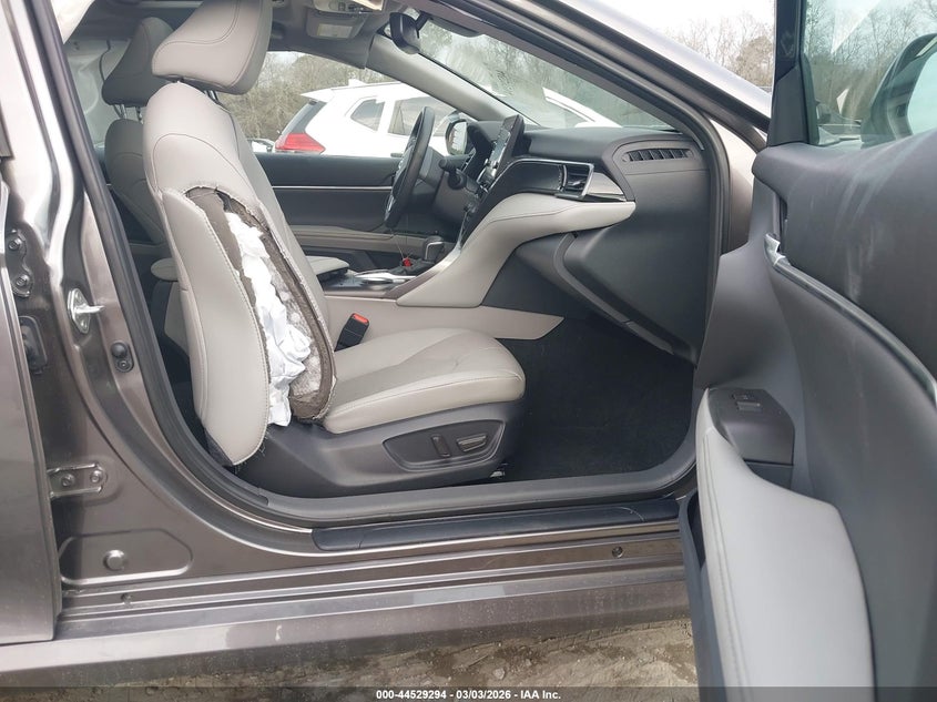 2024 Toyota Camry Hybrid Xle