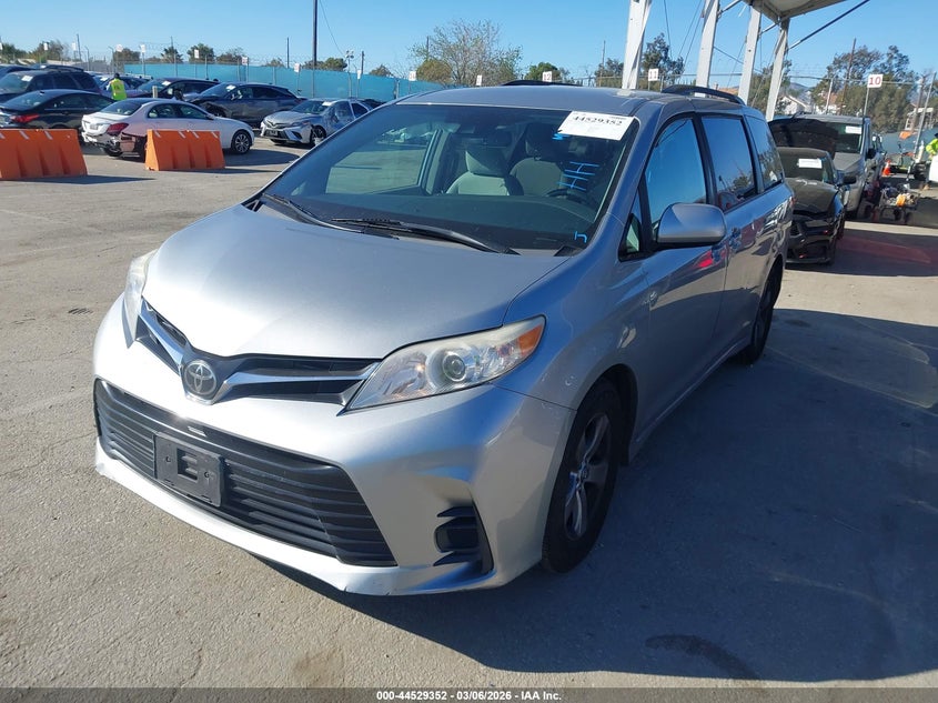2019 Toyota Sienna Le 8 Passenger 5TDKZ3DC9KS020252 photo 1