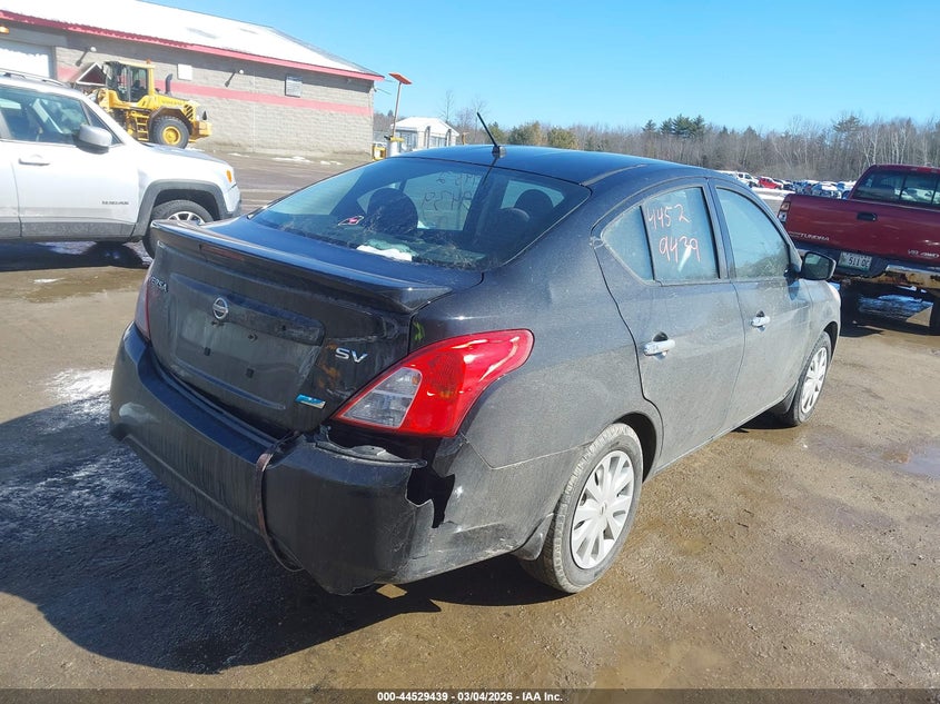 2015 Nissan Versa 1.6 Sv