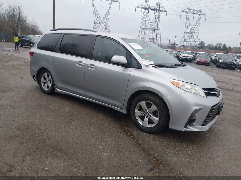 2020 Toyota Sienna Le
