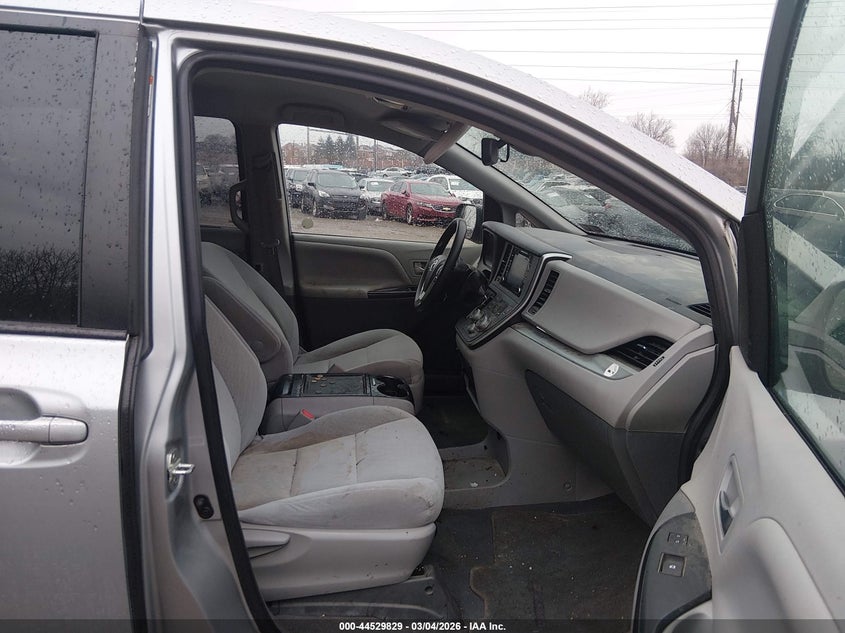 2020 Toyota Sienna Le