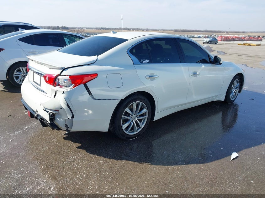 2015 Infiniti Q50 Premium