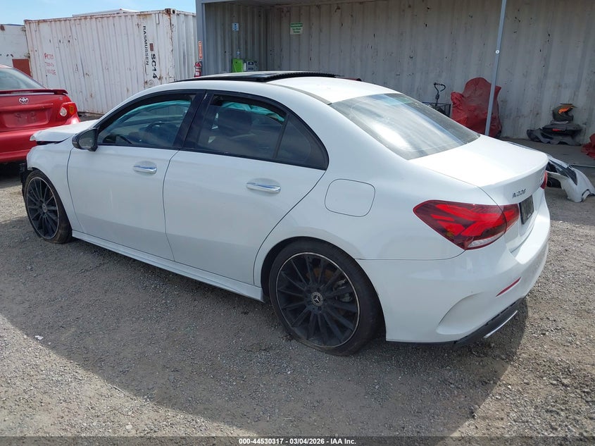 2019 Mercedes-Benz A 220