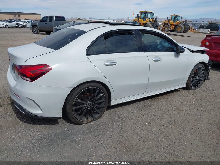 2019 Mercedes-Benz A 220