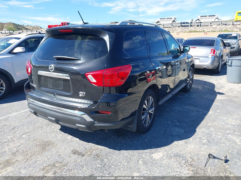 2017 Nissan Pathfinder Sv