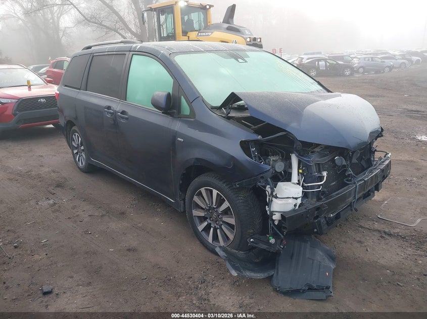 2018 Toyota Sienna Le 7 Passenger