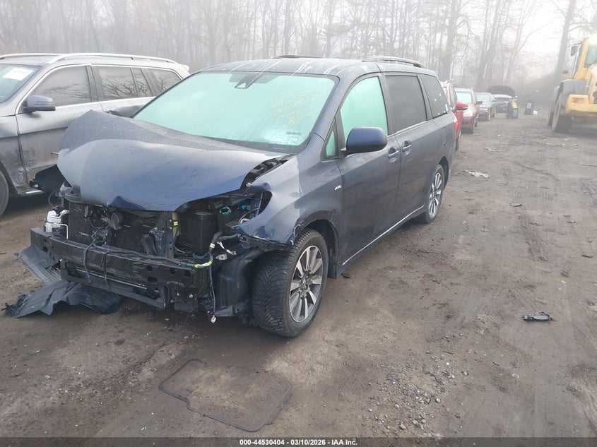 2018 Toyota Sienna Le 7 Passenger