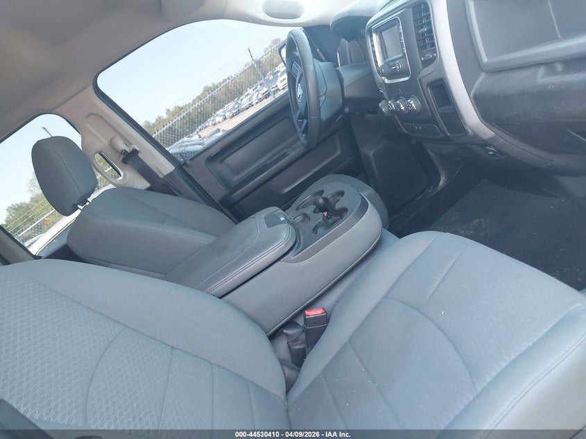 2018 Ram 1500 Express 4X2 6'4 Box