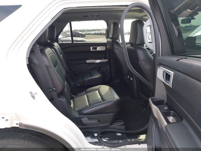 2023 FORD EXPLORER auction photo 8