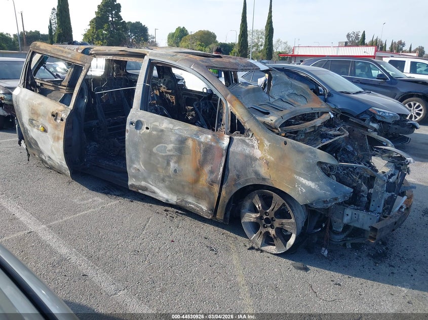 2011 Toyota Sienna Se