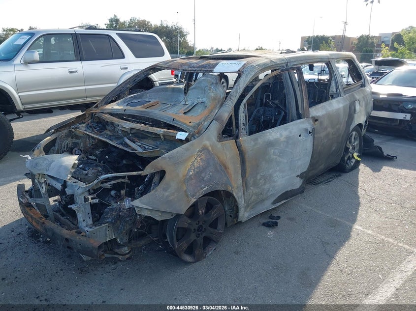 2011 Toyota Sienna Se